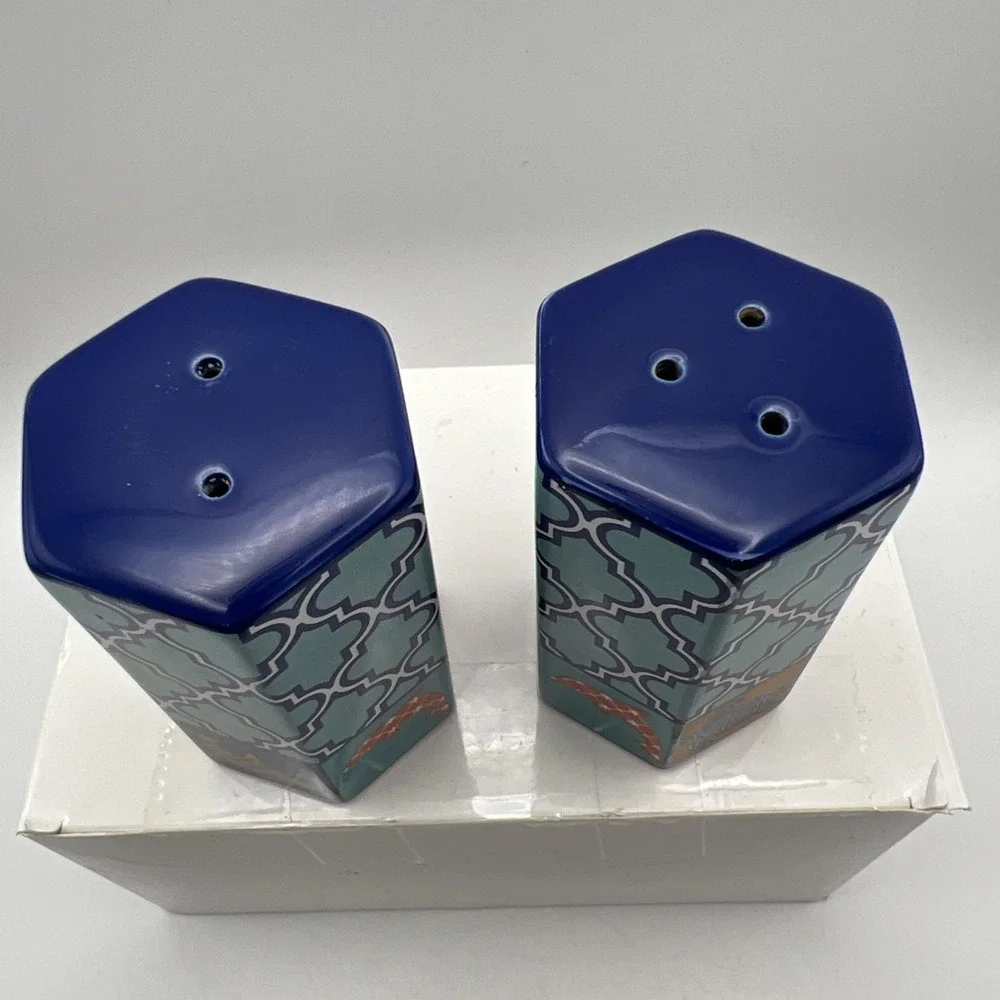 SeaWorld Moroccan Style Ceramic Salt & Pepper Shakers Sea Turtles Dolphins Blue